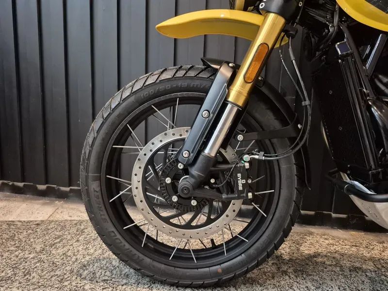Triumph Scrambler 400 XC 400 cc  - Foto 4