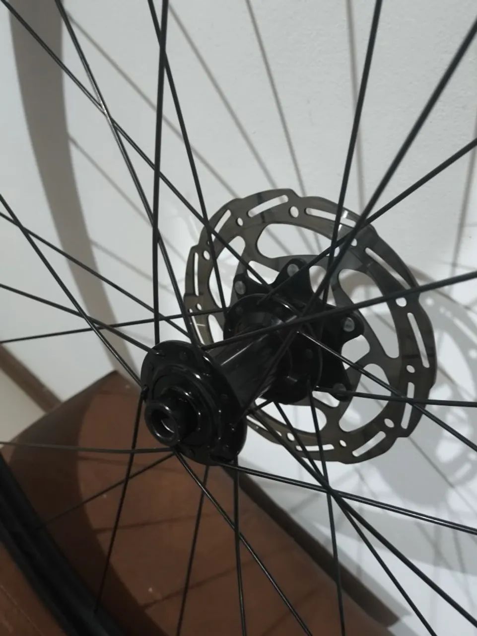Vende se roda bontrager paradigm disc dianteira  - Foto 2
