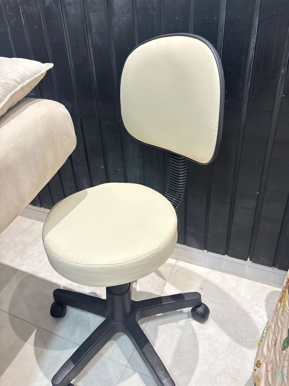 Maca extensão de cílios/sobrancelhas com massagem acompanha cadeira e escada  - Foto 4