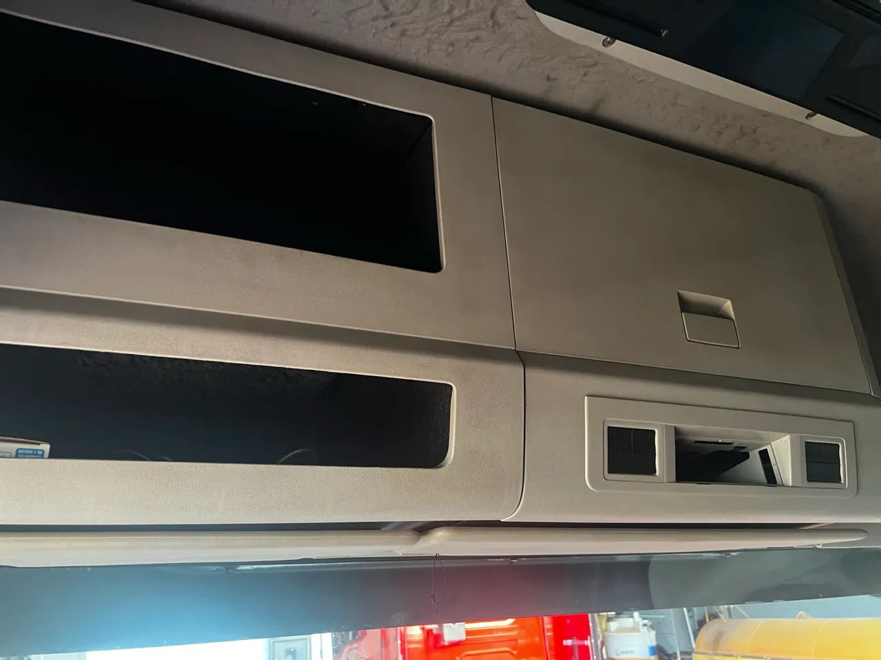 VW 19.330 4x2 CONSTELLATION  - Foto 8