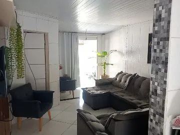 Sofá  e duas poltronas 