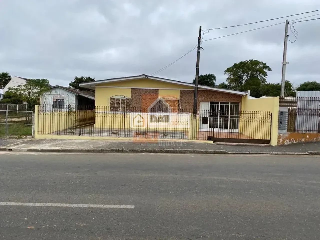 Casa Comercial