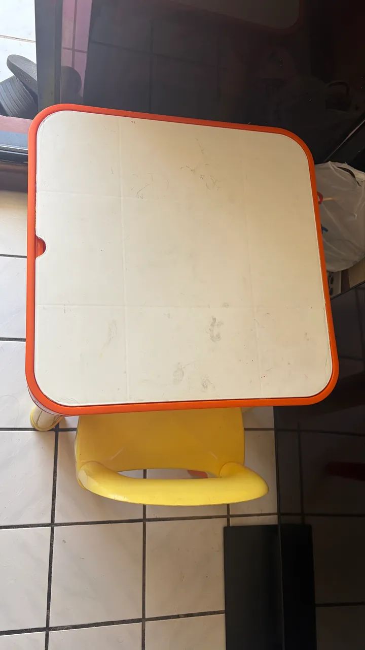 Mesinha infantil 