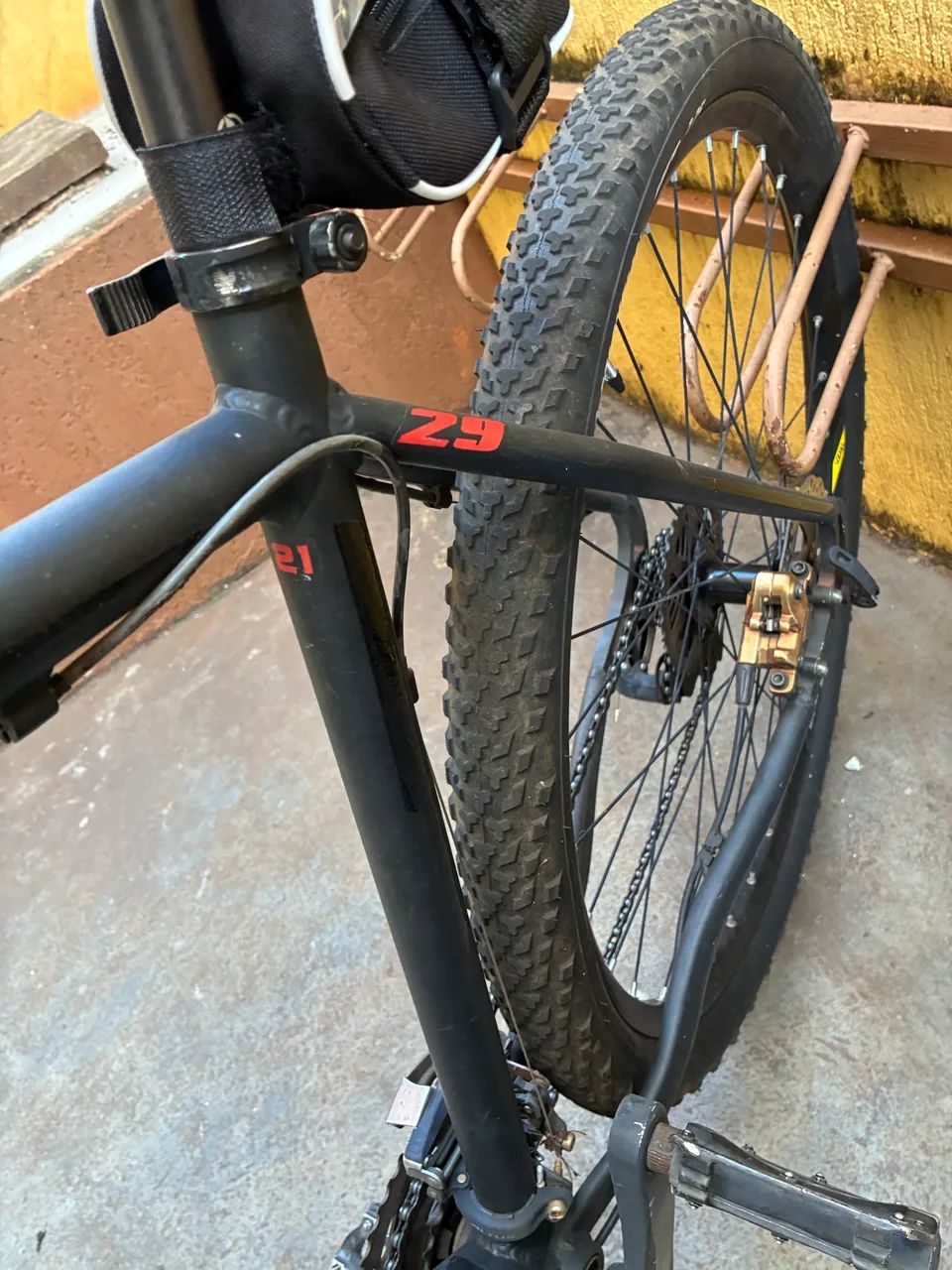 Bicicleta Aro 29 Quadro 21 - 27 marchas  - Foto 4