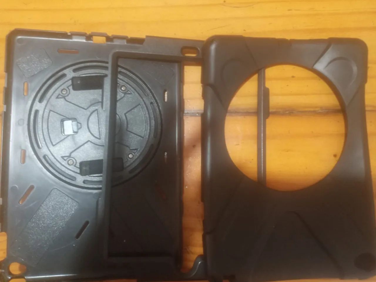 iPad Pro 9 Cinza  com capa - Foto 4