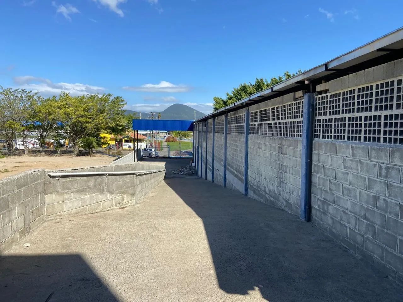 Galp ão Comercial para Alugar no bairro Carianos, em Florianópolis. - Foto 4