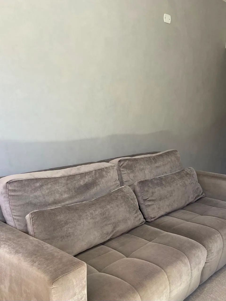 Sofá Retrátil 2,40m em Suede | Higienizado | Excelente Estado