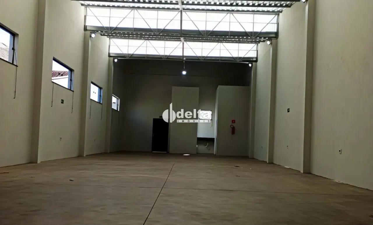 Galpão disponível para para locação no bairro Minas Gerais em Uberlândia-MG