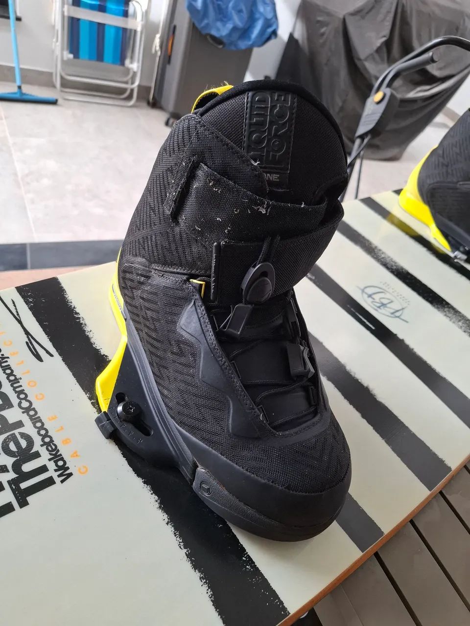 Prancha wakeboard Hyperlite completa com bota liquid force - Foto 4