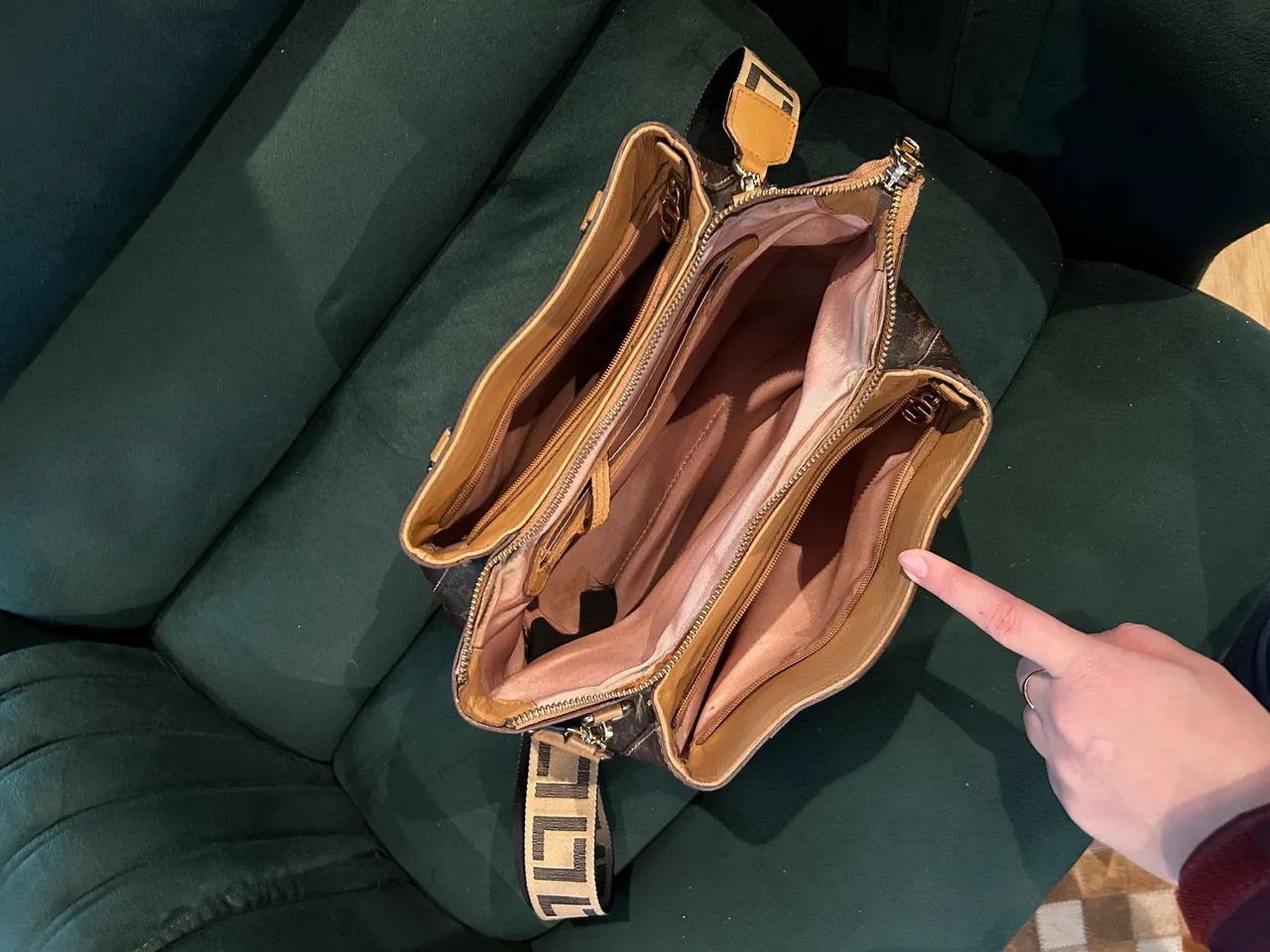 Bolsa luz da lua tote média monograma - Foto 4