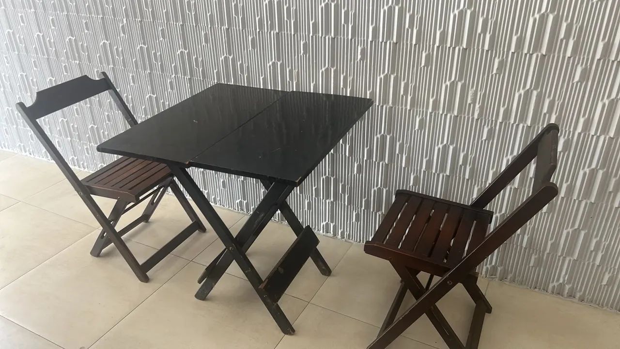Jogo de mesa 2 cadeiras 
