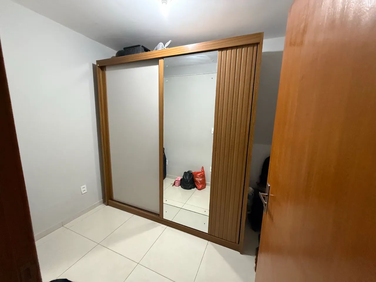 Vendo Guarda Roupa