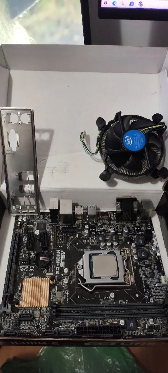 Placa mãe H110 + Intel I7 7700