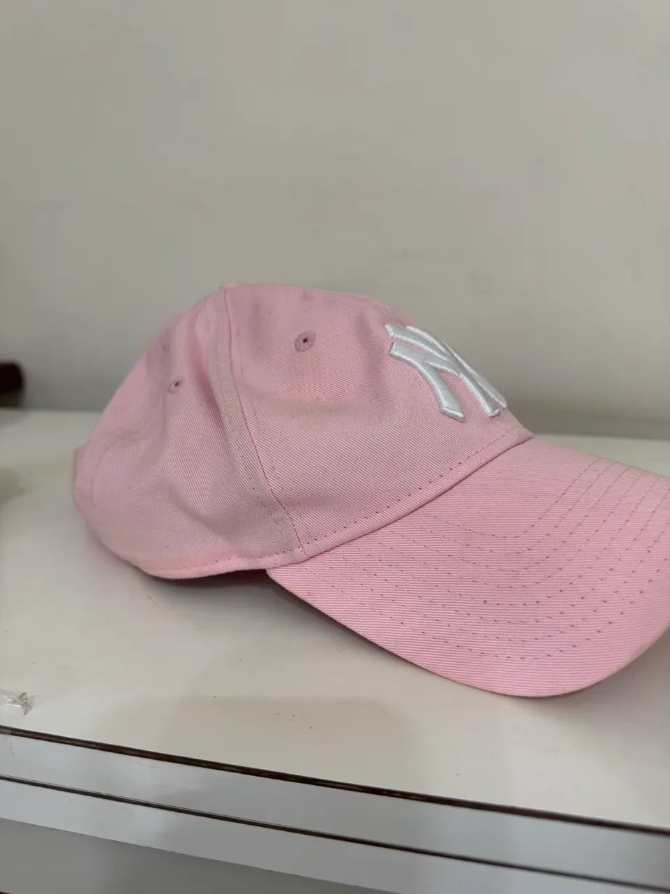 Boné New Era 9TWENTY NY Yankees Rosa (Original) - Aba Curva - Foto 3