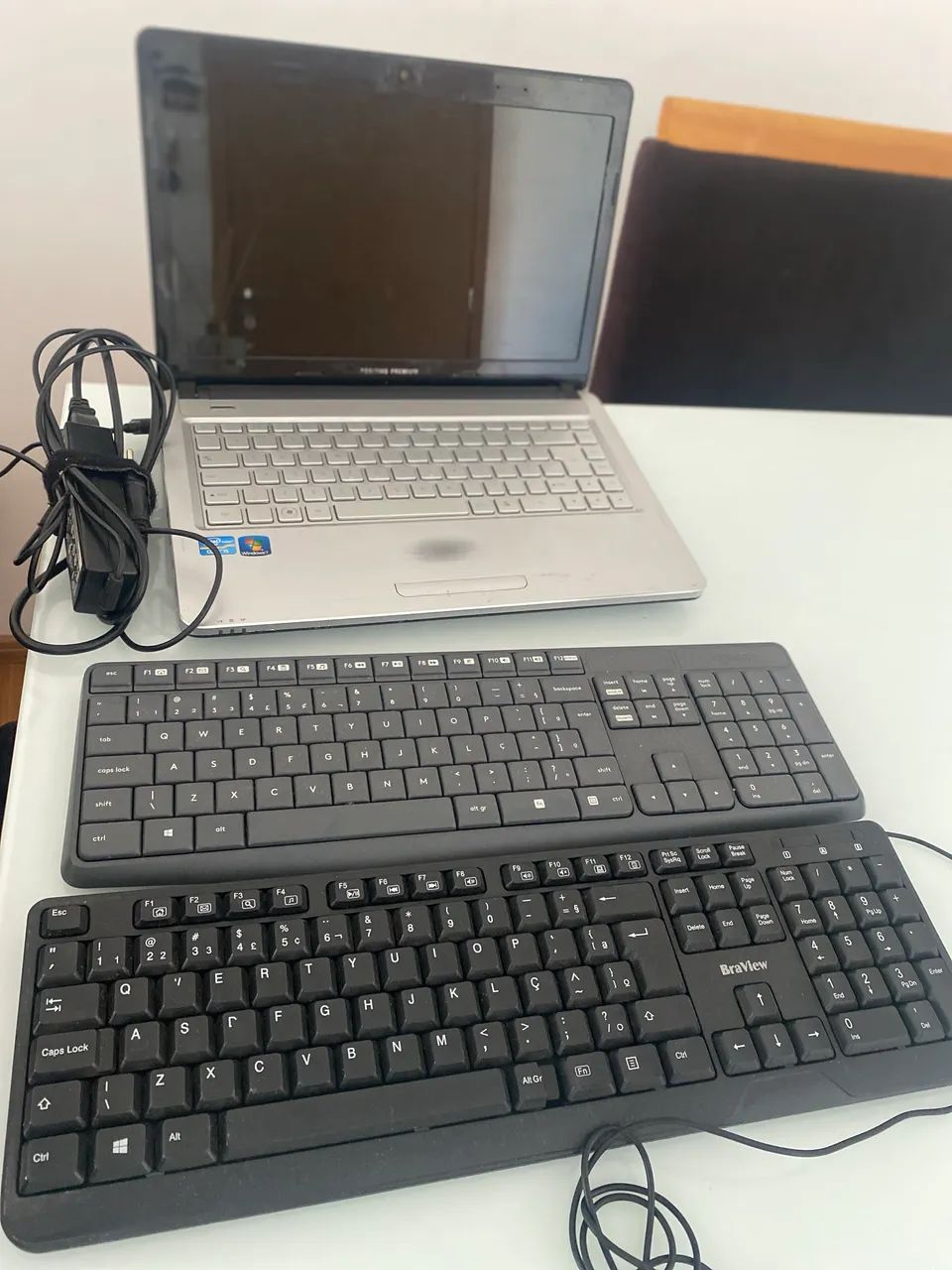 Notebook Positivo Premium i5 - Funcionando | Teclado com defeito + acessórios