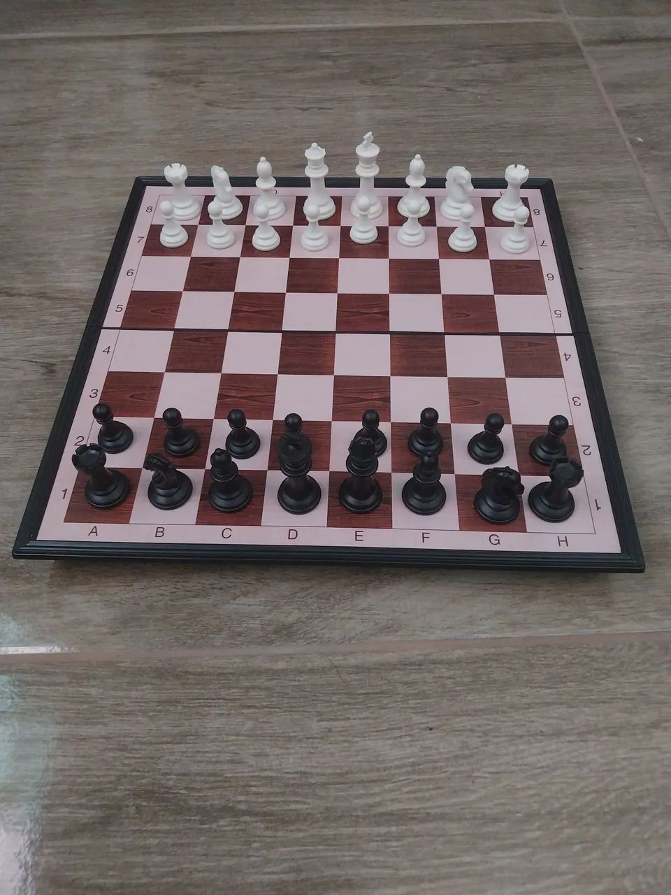 Tabuleiro 2 em 1 (Xadrez e Damas) Magnético e Dobrável - Foto 2