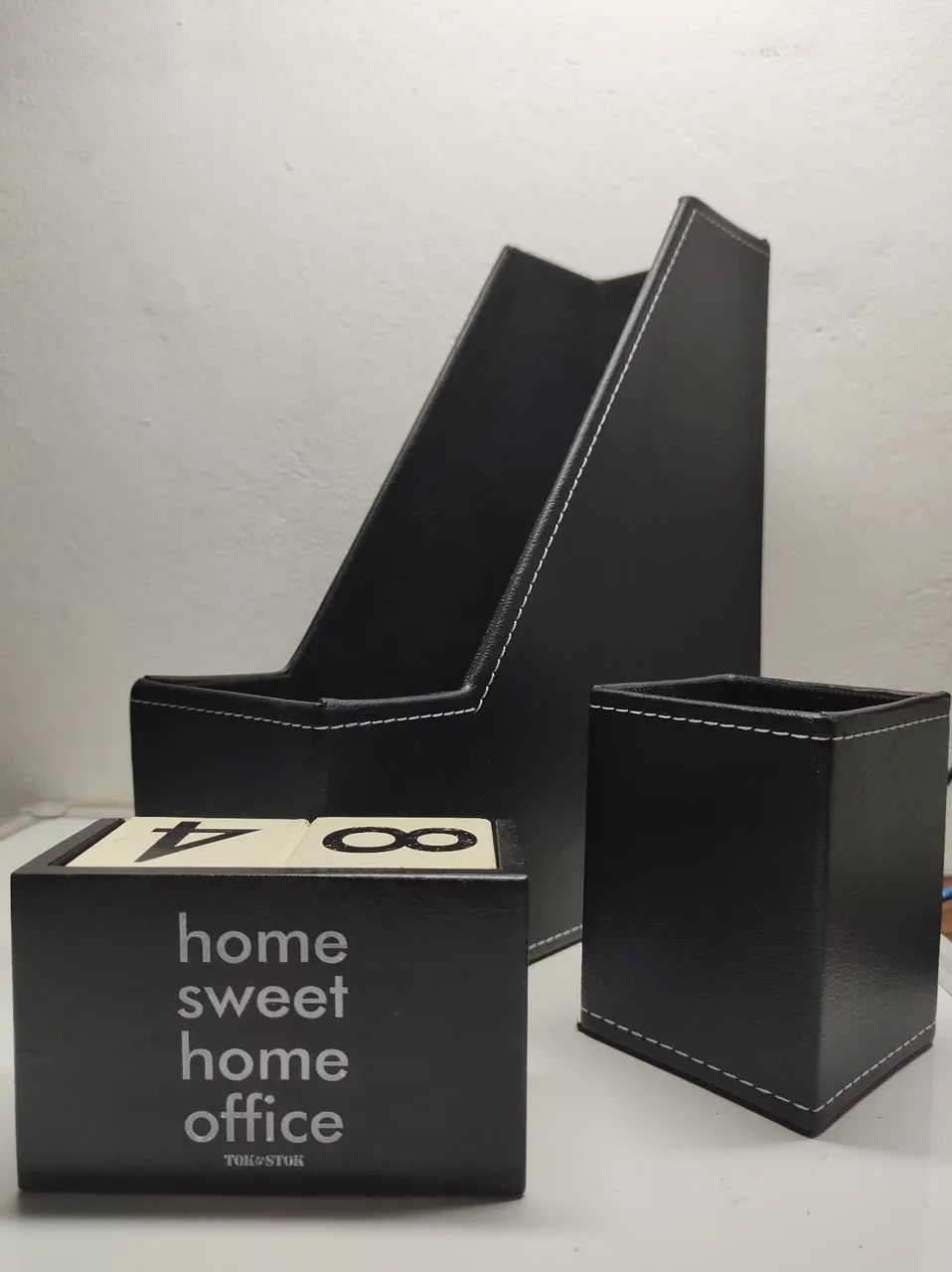 Kit Organizador Mesa Tok&Stok - Calendário Perpétuo Cubos Madeira + Caixa + Porta-Canetas - Foto 3