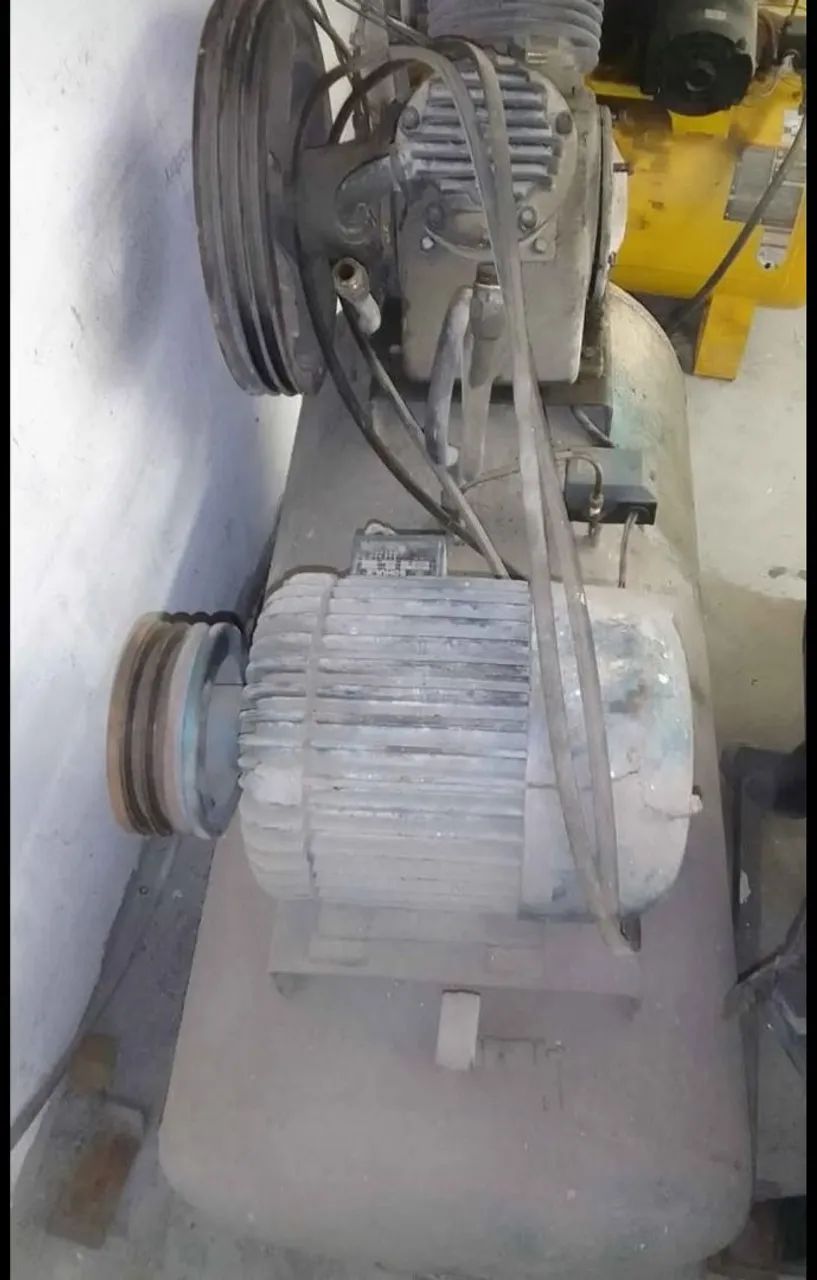 Compressor ar schultz 15 pés 5hp 350 litros - Foto 3