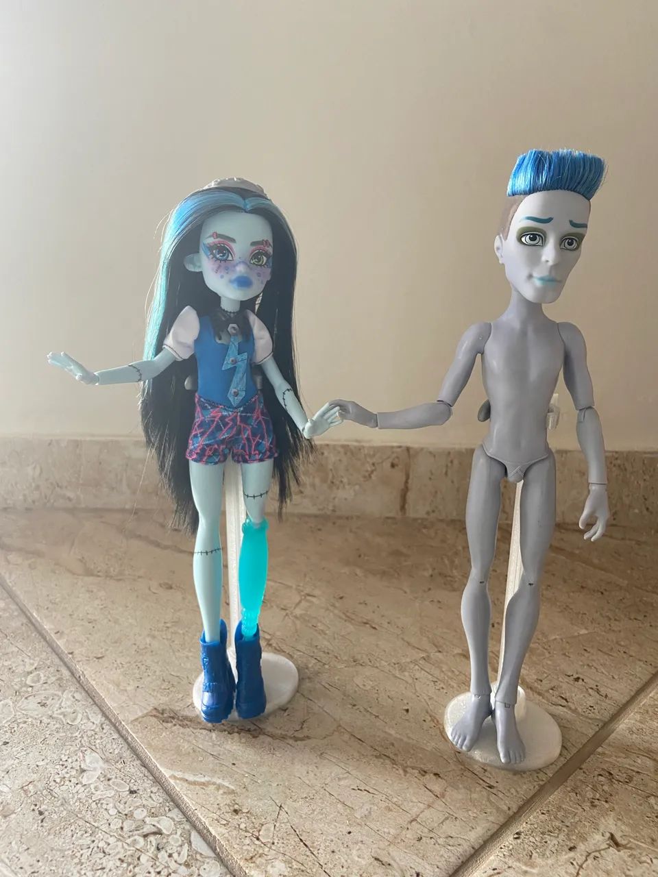 Bonecas monster High Frankie e Slo Mo