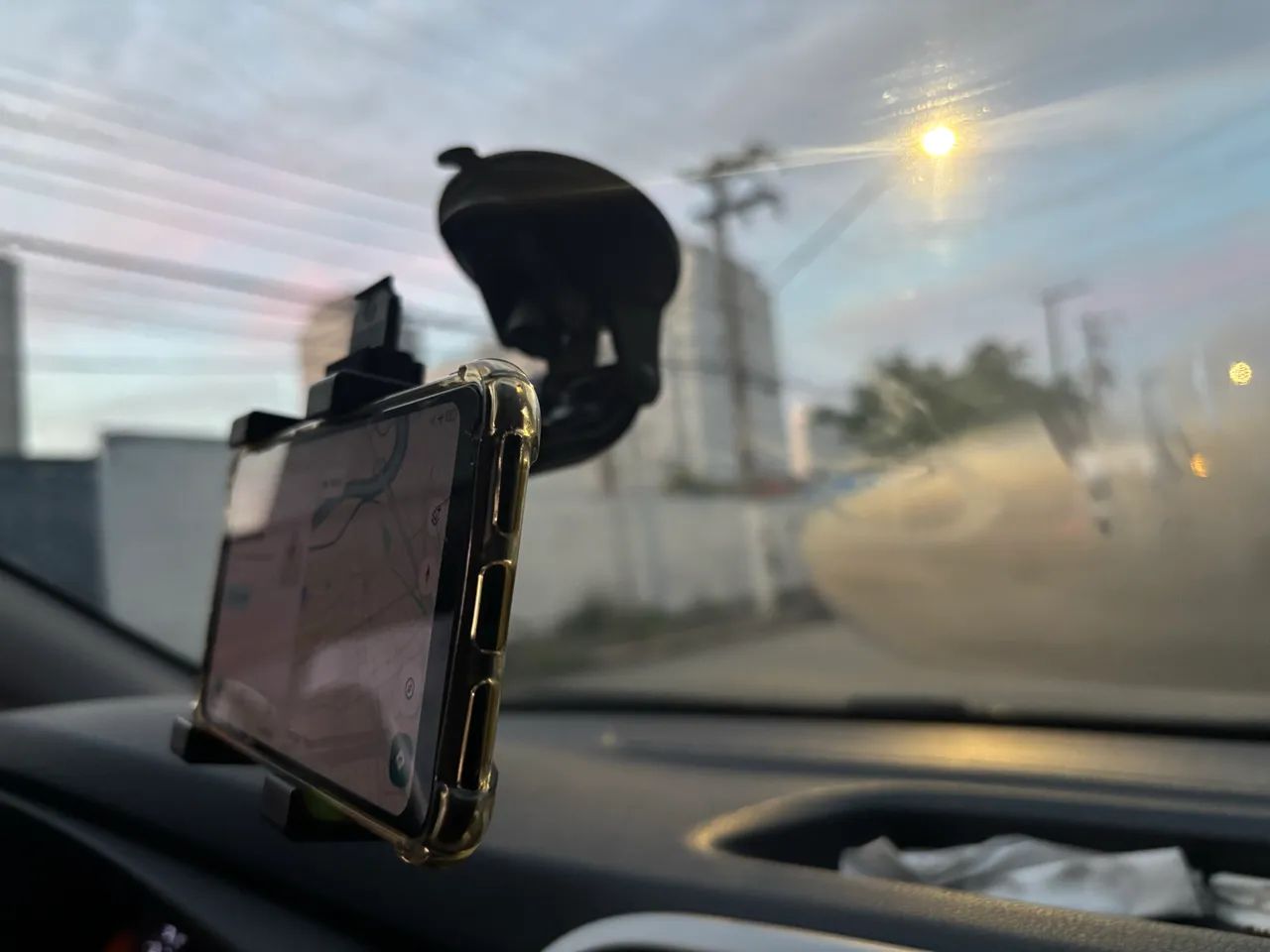 Suporte Celular para carro Fixação no vidro - Foto 4
