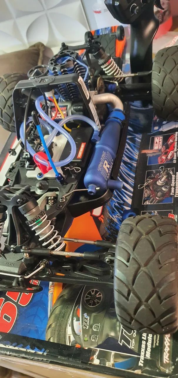 Automodelo traxxas jato 3.3 trx com Bluetooth <br>Novinho, usado bem pouco - Foto 4