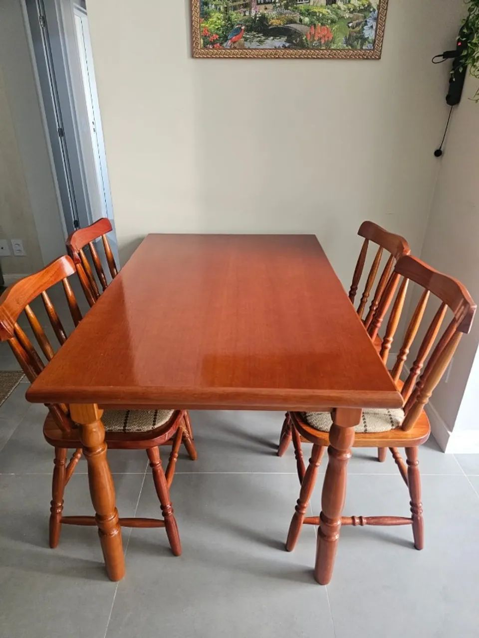 Mesa de jantar 4 lugares 