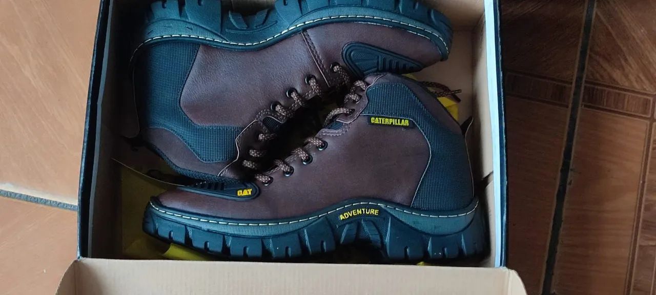 Bota Caterpillar Adventure Marrom  - Foto 4
