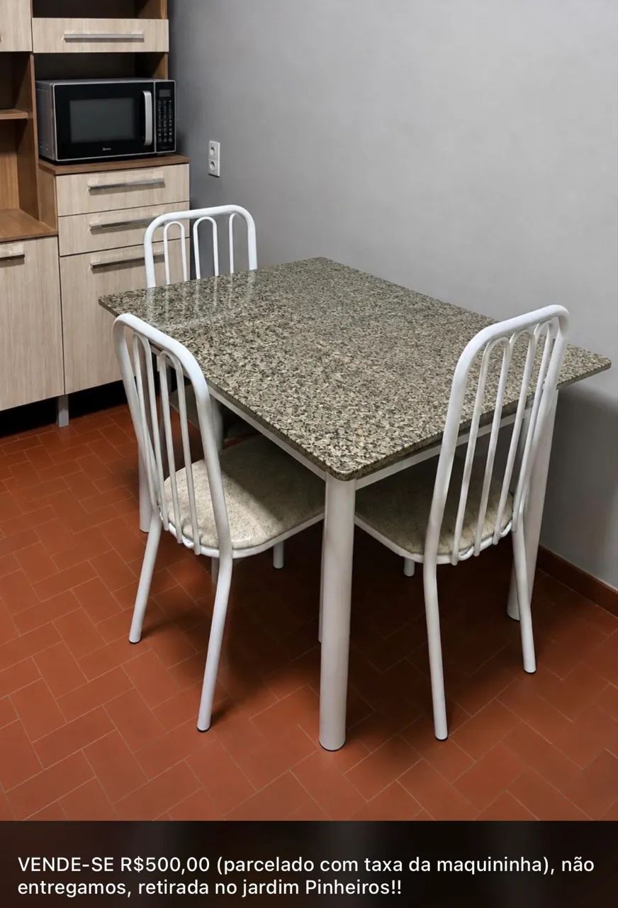Mesa de granito com 4 cadeiras 