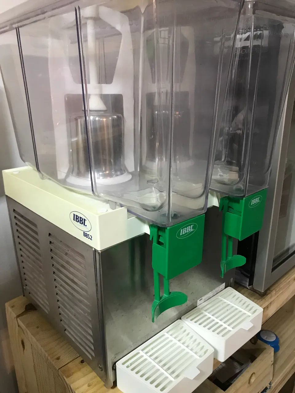 Aluguel de Refresqueira 2 cubas - Foto 2