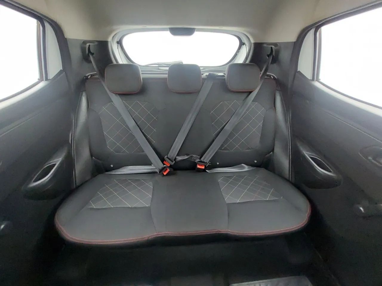 Renault Kwid 1.0 Zen, foto 18 de 18