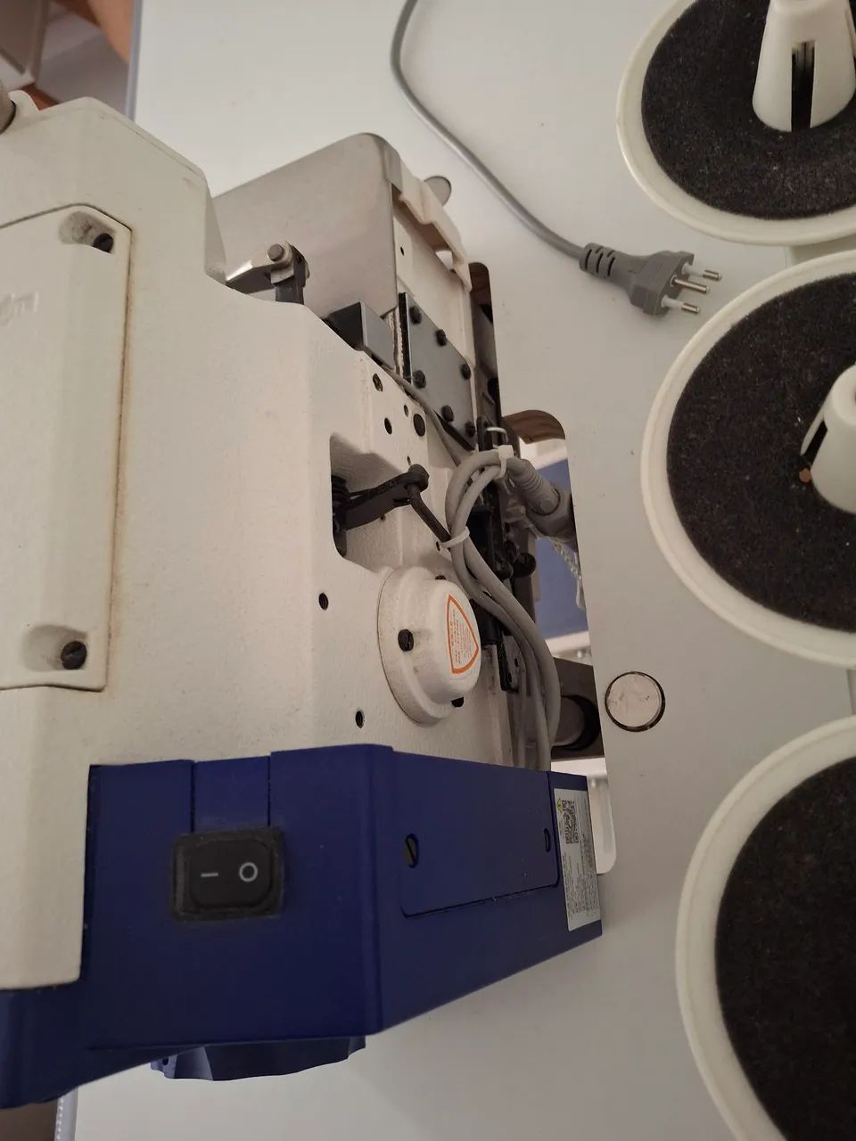 Vendo Máquina de Overlok nova - Foto 2