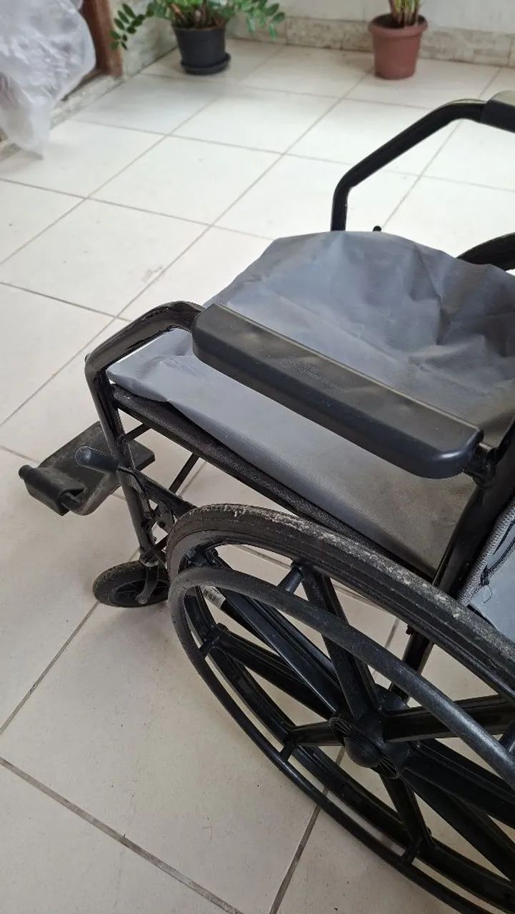 Doação de cadeira de rodas  - Foto 4