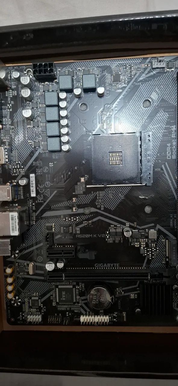 Placa mãe Gigabyte A520M K V2 - Foto 3