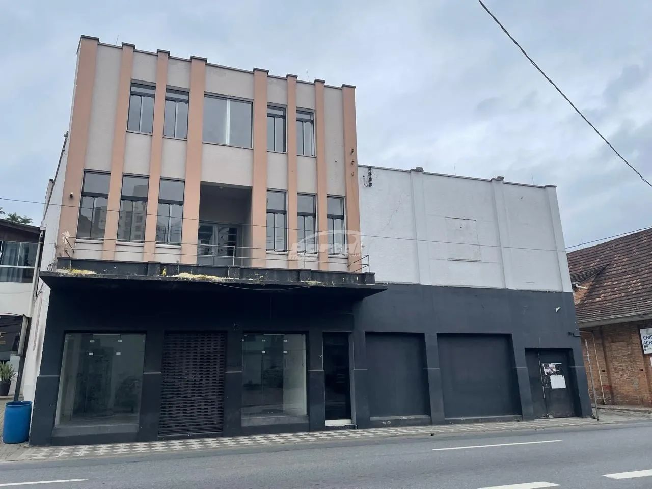 Galpão comercial com aproximadamente 417m² no bairro Victor Konder - Foto 2