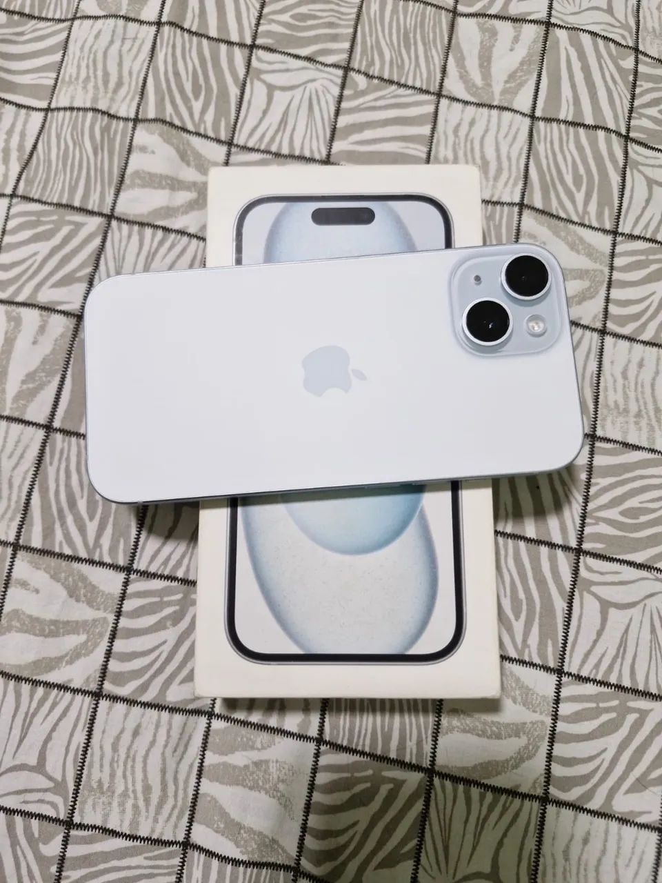 iPhone 15 novo 
