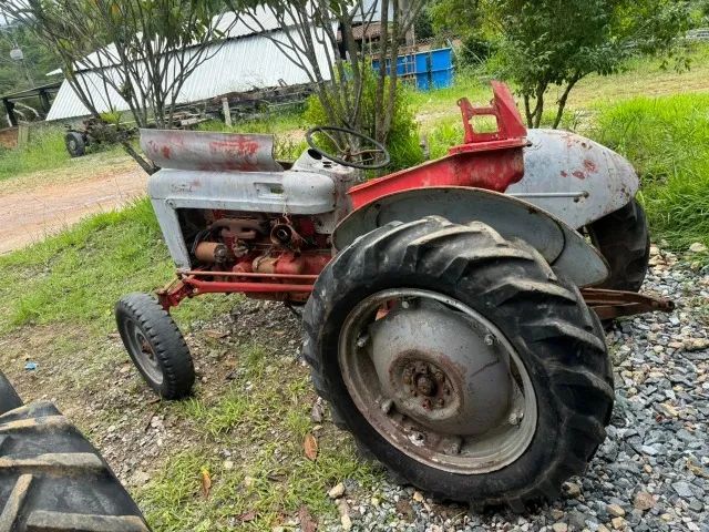 Trator Ford NAA 1954 Para Restauração