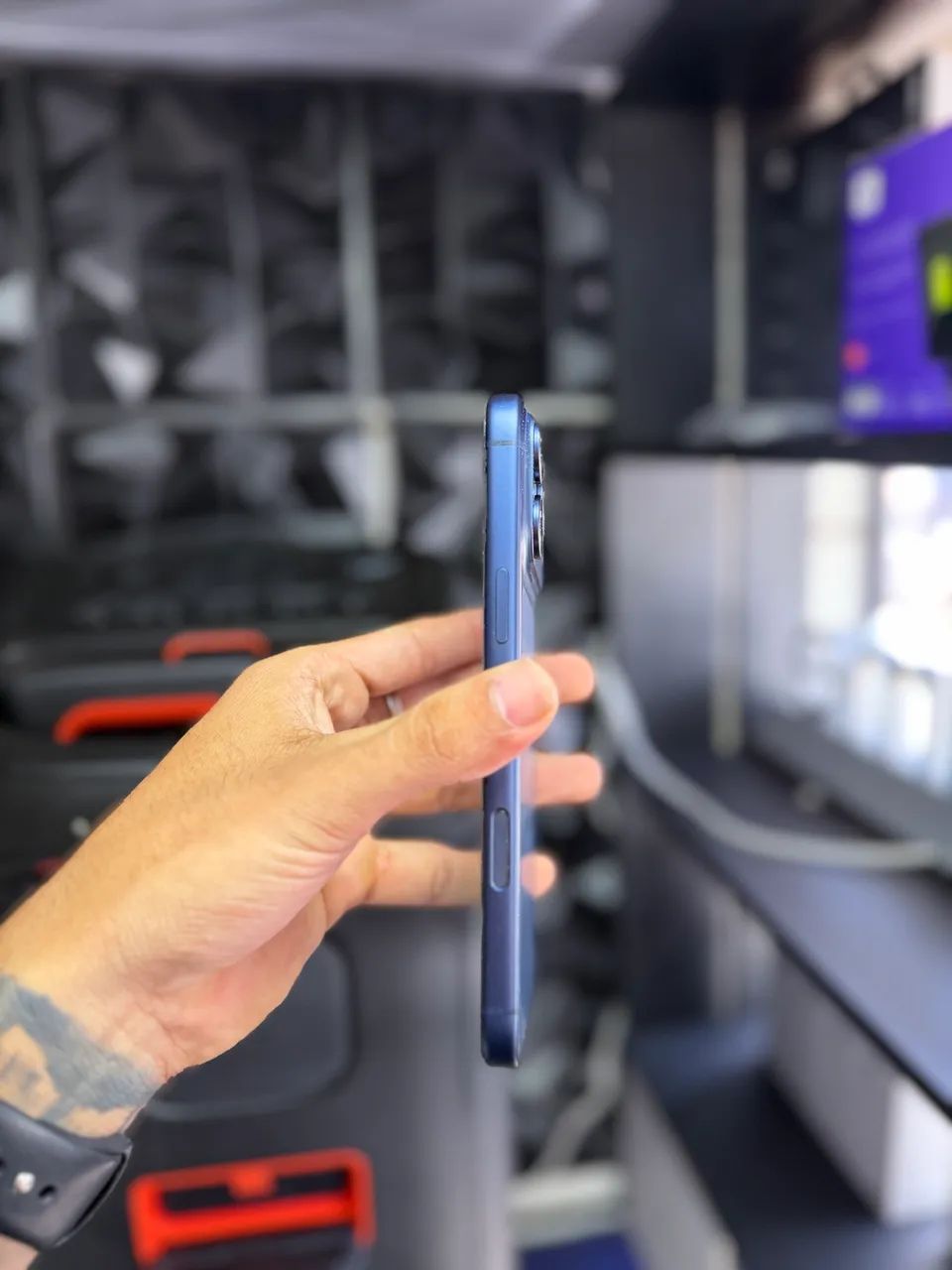 IPHONE 17 PRO MAX 256 GIGAS AZUL  - Foto 4