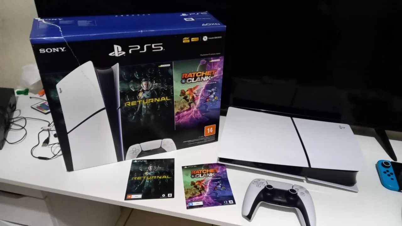 Ps5 slim com uma manete 1 tb