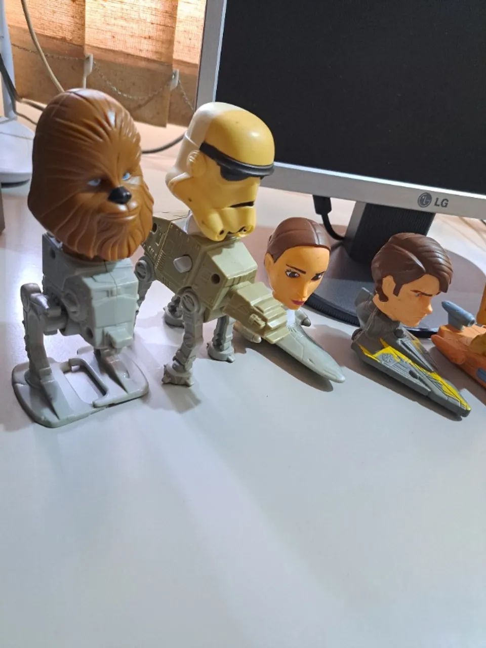 Bonecos star wars McDonalds 6 unidades ashoka anakin - Foto 2