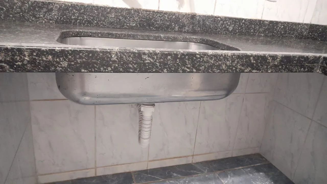 Pia e balcão de granito preto - Foto 4