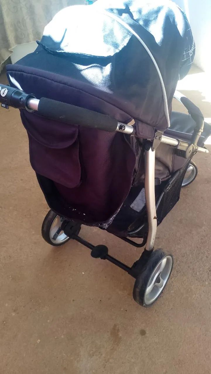 Carrinho de bebe super conservado e grande  - Foto 4