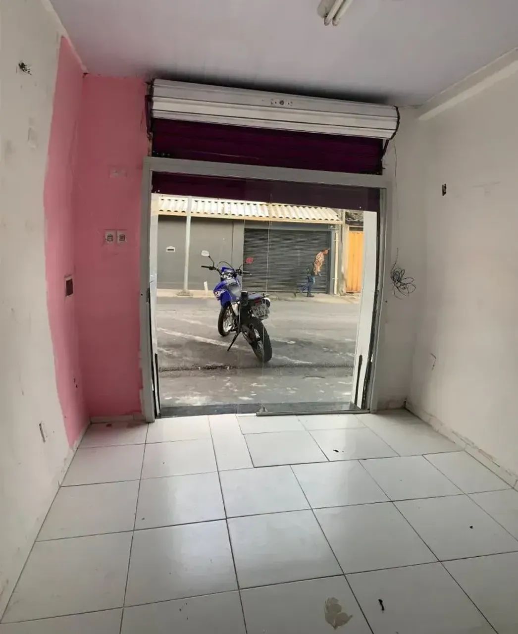 Ponto comercial/Loja/Box para aluguel com 25 metros quadrados - Foto 2
