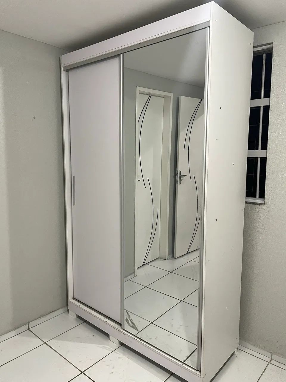 Guarda roupa 2 portas de correr com espelho