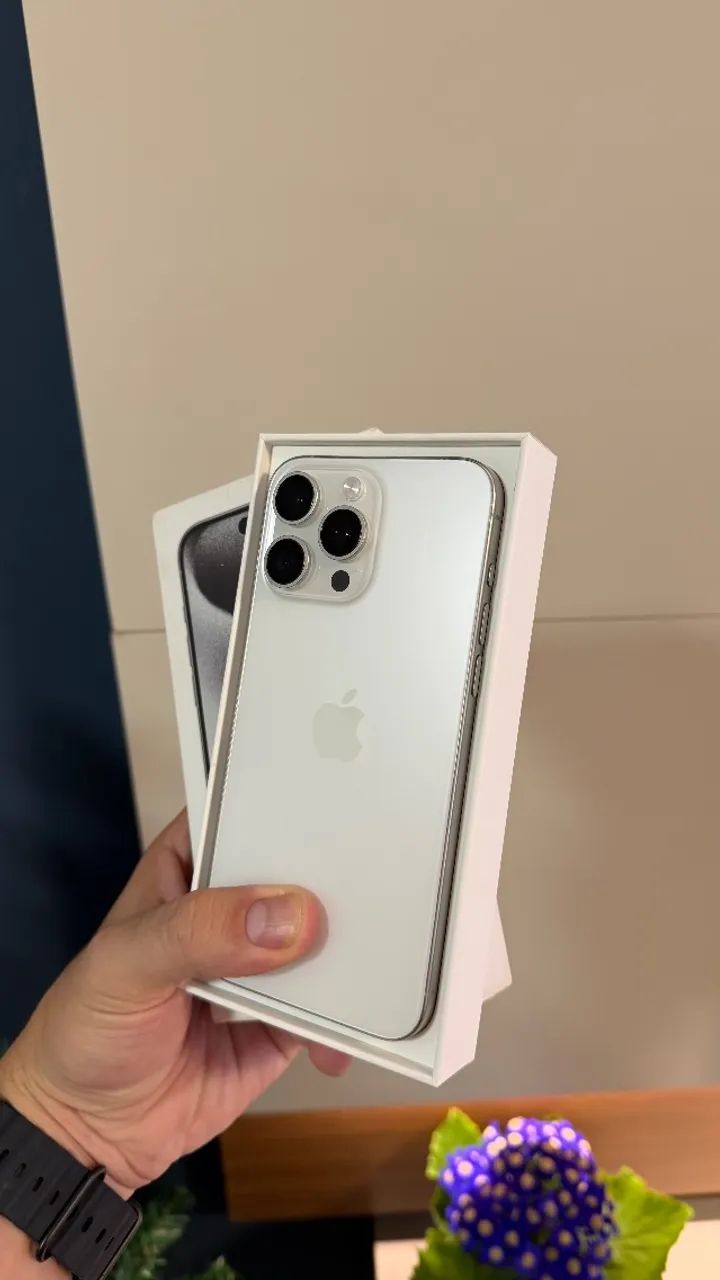iPhone 15 Pro Max 256GB White Titanium, Seminovo muito bem