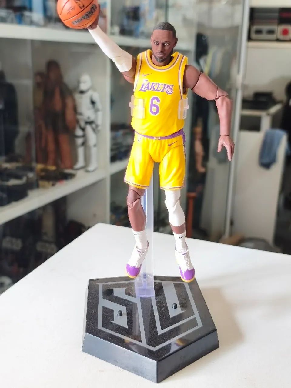 Boneco LeBron James Starting lineup original