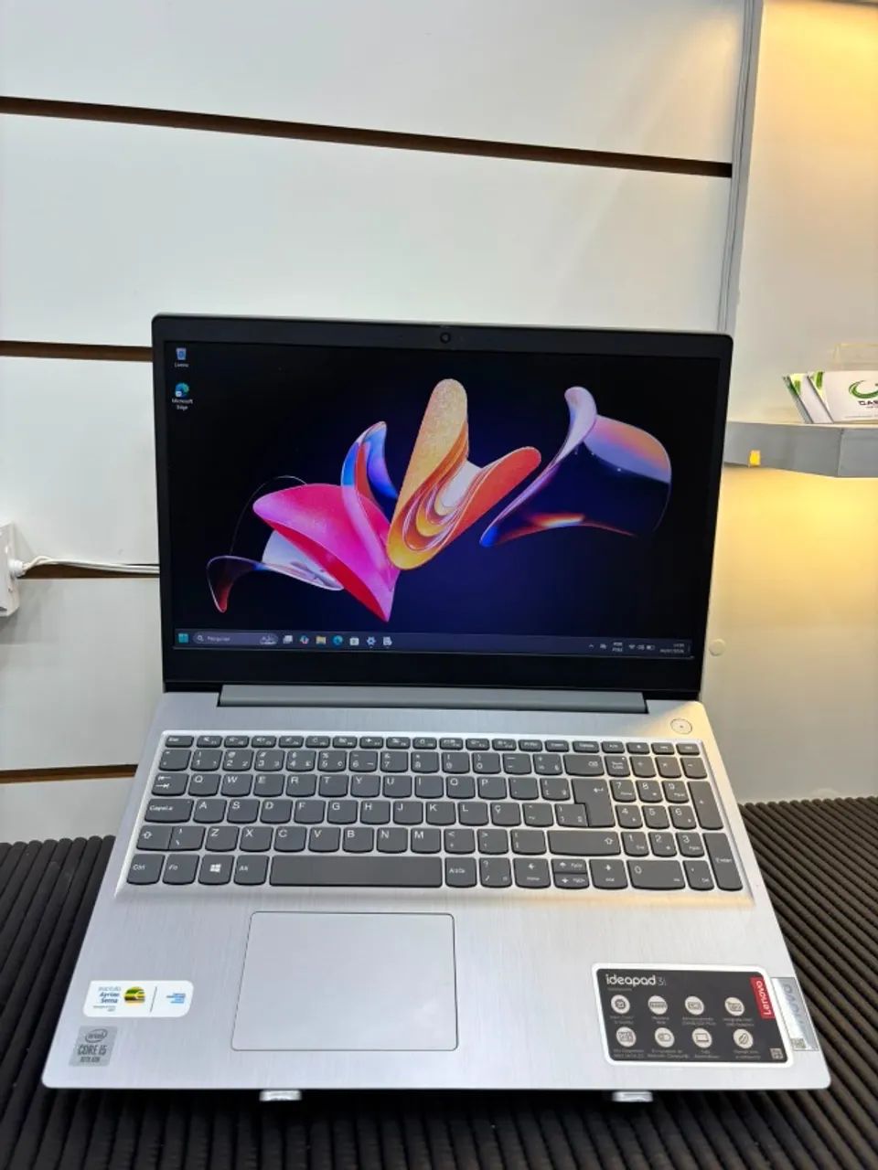 即納 状態良好 Lenovo i5 新品SSD240GB (1062) Notebook - 3i / Lenovo i5 10° Geração - 12 GB RAM / SSD 256 SSD