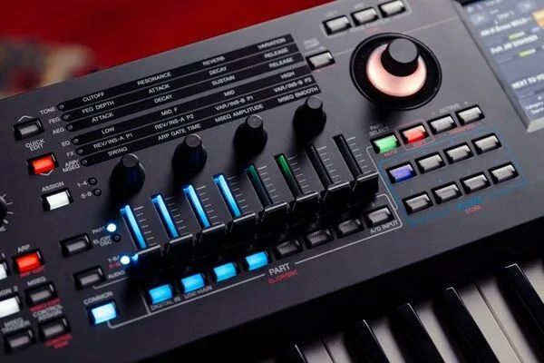 Teclado Yamaha modX M7Lacrado com nota e garantia. - Foto 2