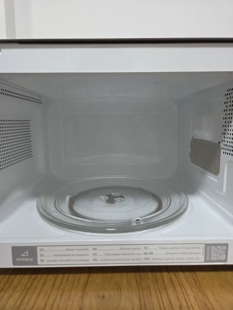 Micro-ondas Electrolux 20L seminovo c/Função Tira Odor (MT30S) 127V - Retirada em Diadema  - Foto 3