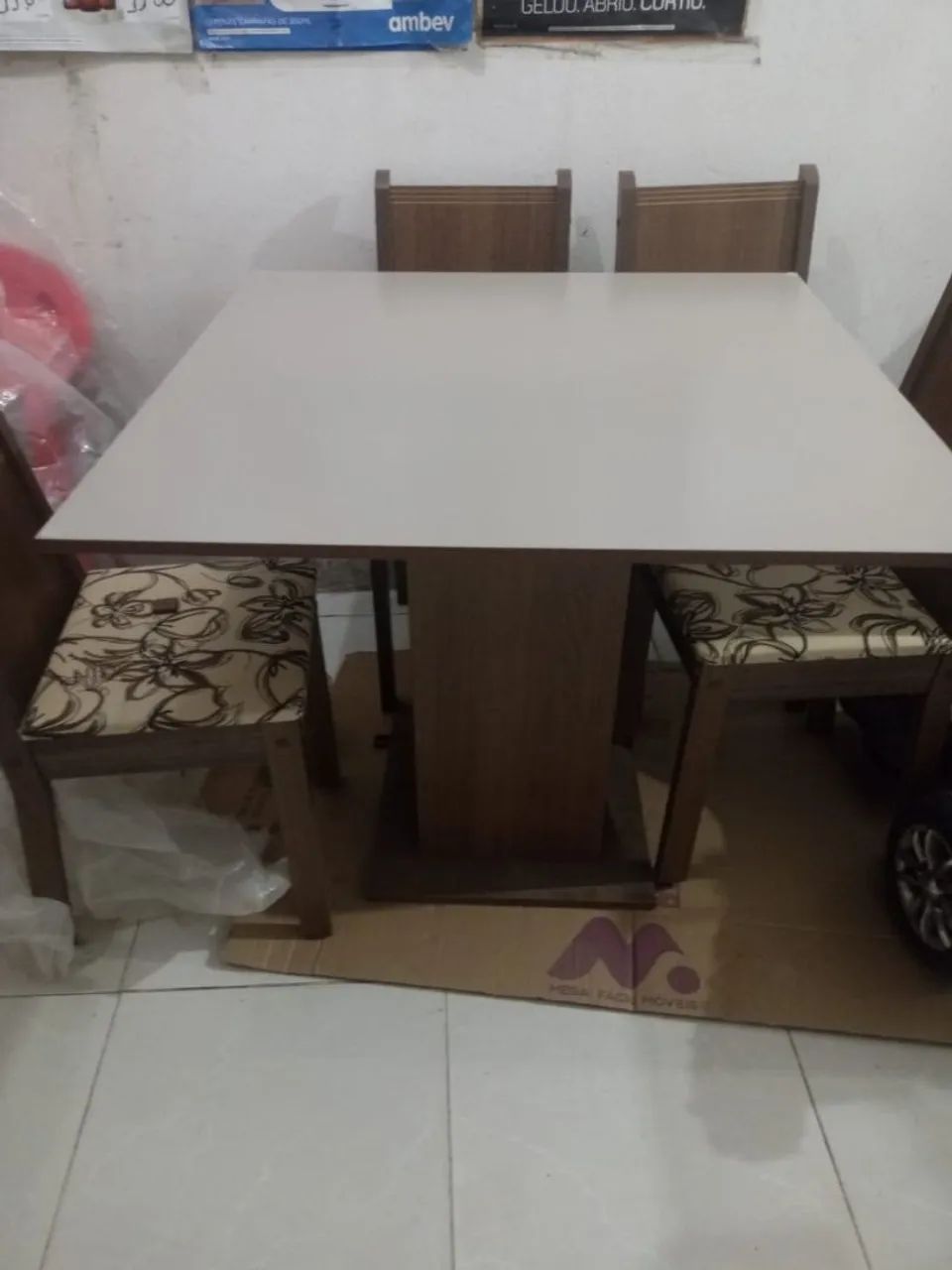 Mesa De Vidro 4 Cadeiras