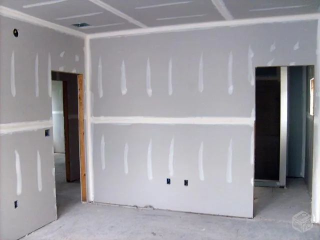 PAREDE DE GESSO ACARTONADO E FORRO COMPLETO
